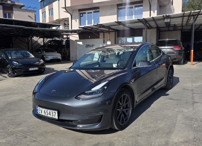 Tesla Model 3 Long Range, 2019 EU Autopilot, 260000 km