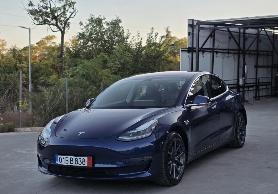 Tesla Model 3 Long Range 4×4, 2020 EU Autopilot, 210000 km