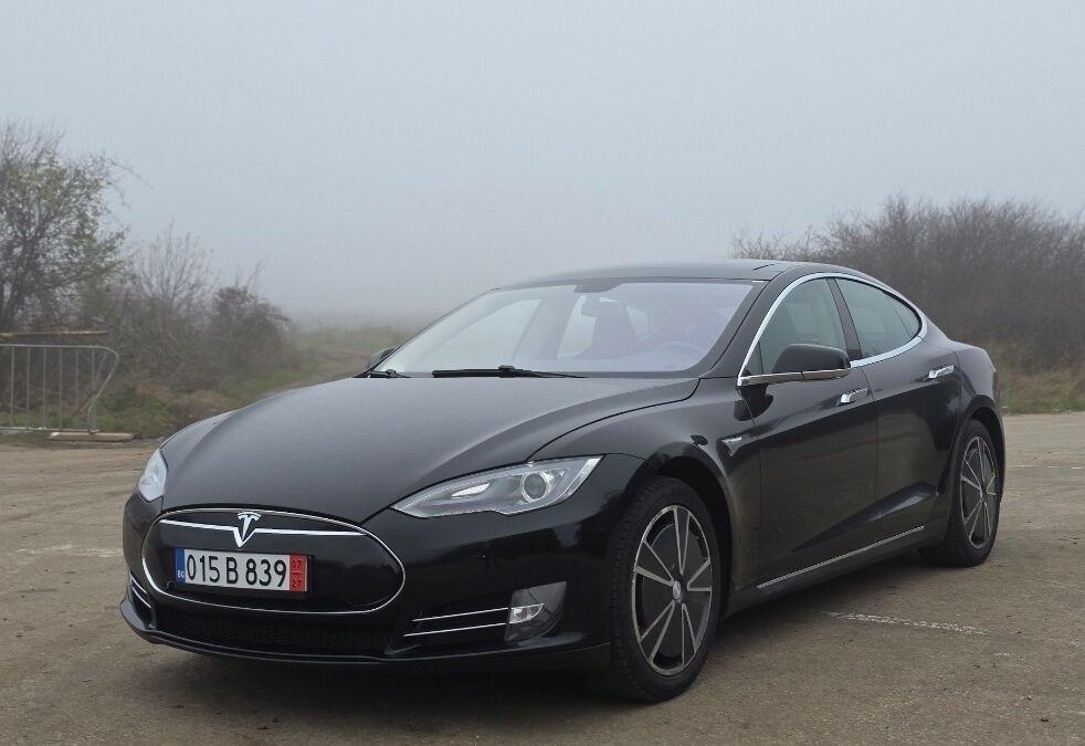 Tesla Model S Performance P85, 2014 EU Free Supercharger, 130000 km