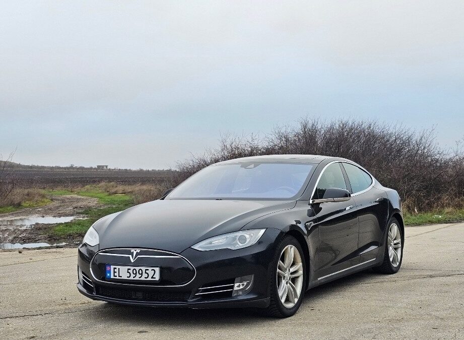 Tesla Model S70D, 4×4 2015 Autopilot,  Lifetime Free Supercharging, 120000 km