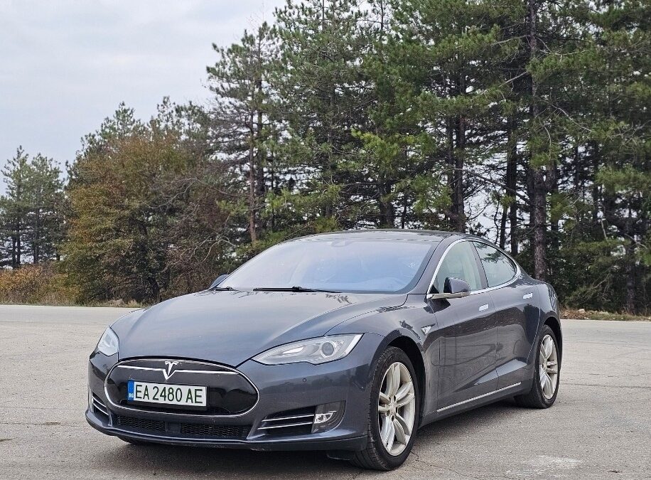 Tesla Model S85, 2015 EU Free Supercharging, Autopilot, 110000 km