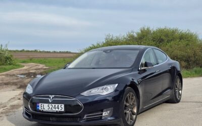 Tesla Model S85, Free Supercharging 2015 Autopilot, 210000 km