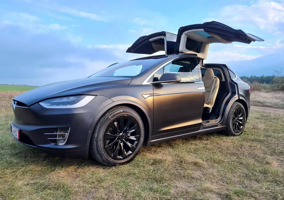 Tesla Model X90D, 2016 USA Autopilot, 120000 km