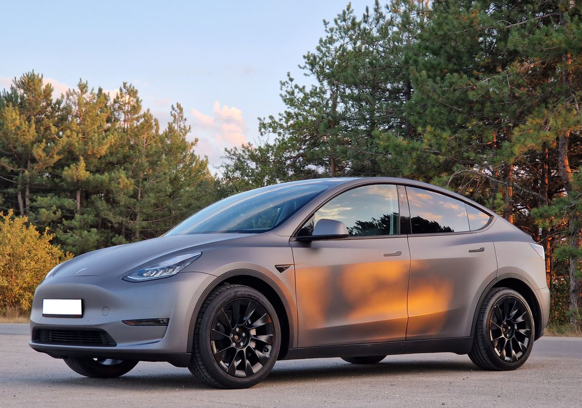 Tesla Model Y 2021, Long Range 4x4, 9000 km, Full Self Driving, 63000 Euro Dream Cars 77