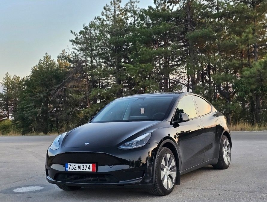 Tesla Model Y, 2023 Warranty FSD, 92000 km