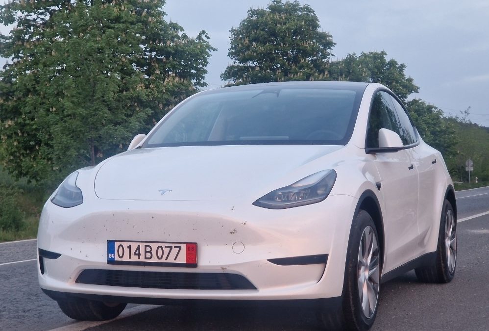 Tesla Model Y 2024, EU Version + Full Warranty, FSD, 5700 km