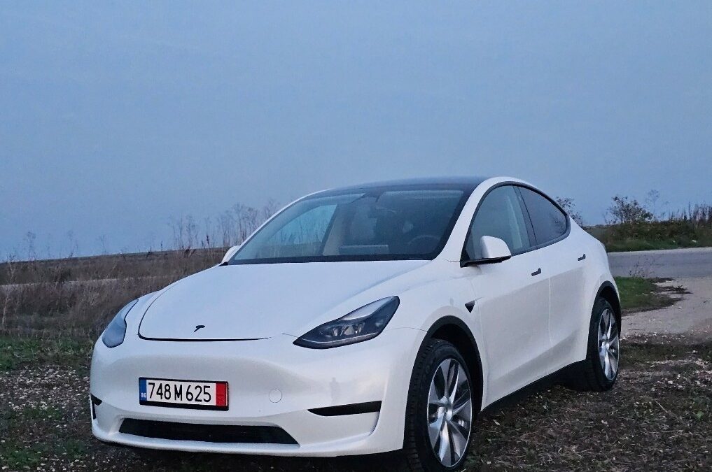 Tesla Model Y ,2024 Warranty FSD,  27000 km