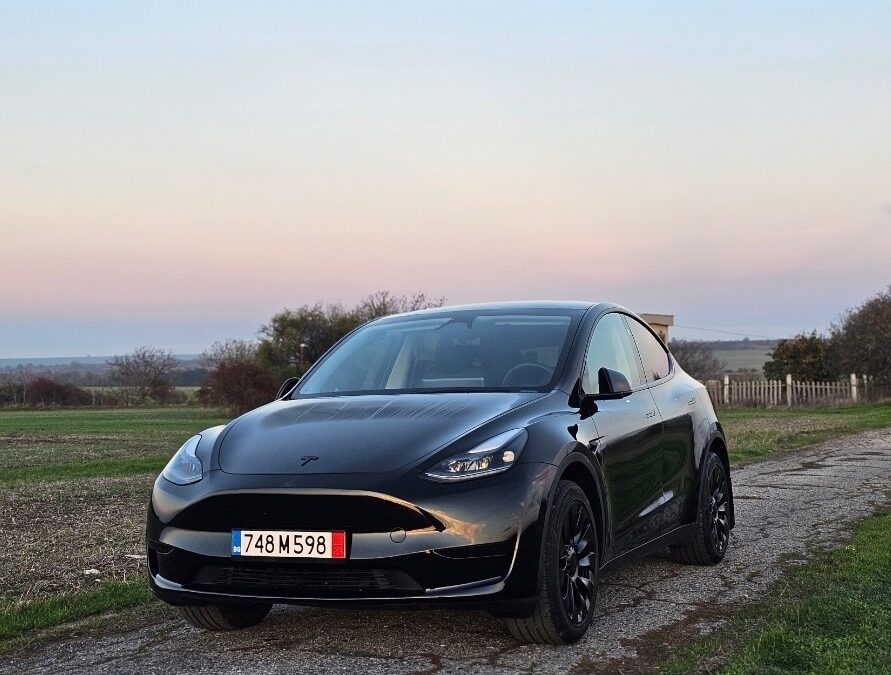Tesla Model Y SR Plus, 2025 LFP Warranty FSD, 11000 km