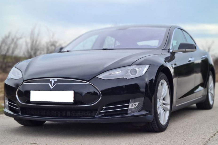 Tesla model S85, 2014, EU version, 140 000 km