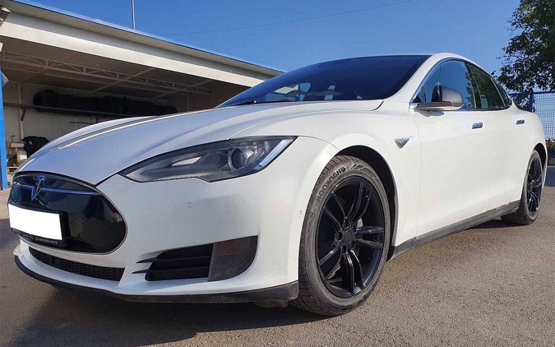 2015 Tesla Model S85D , 38700 euro